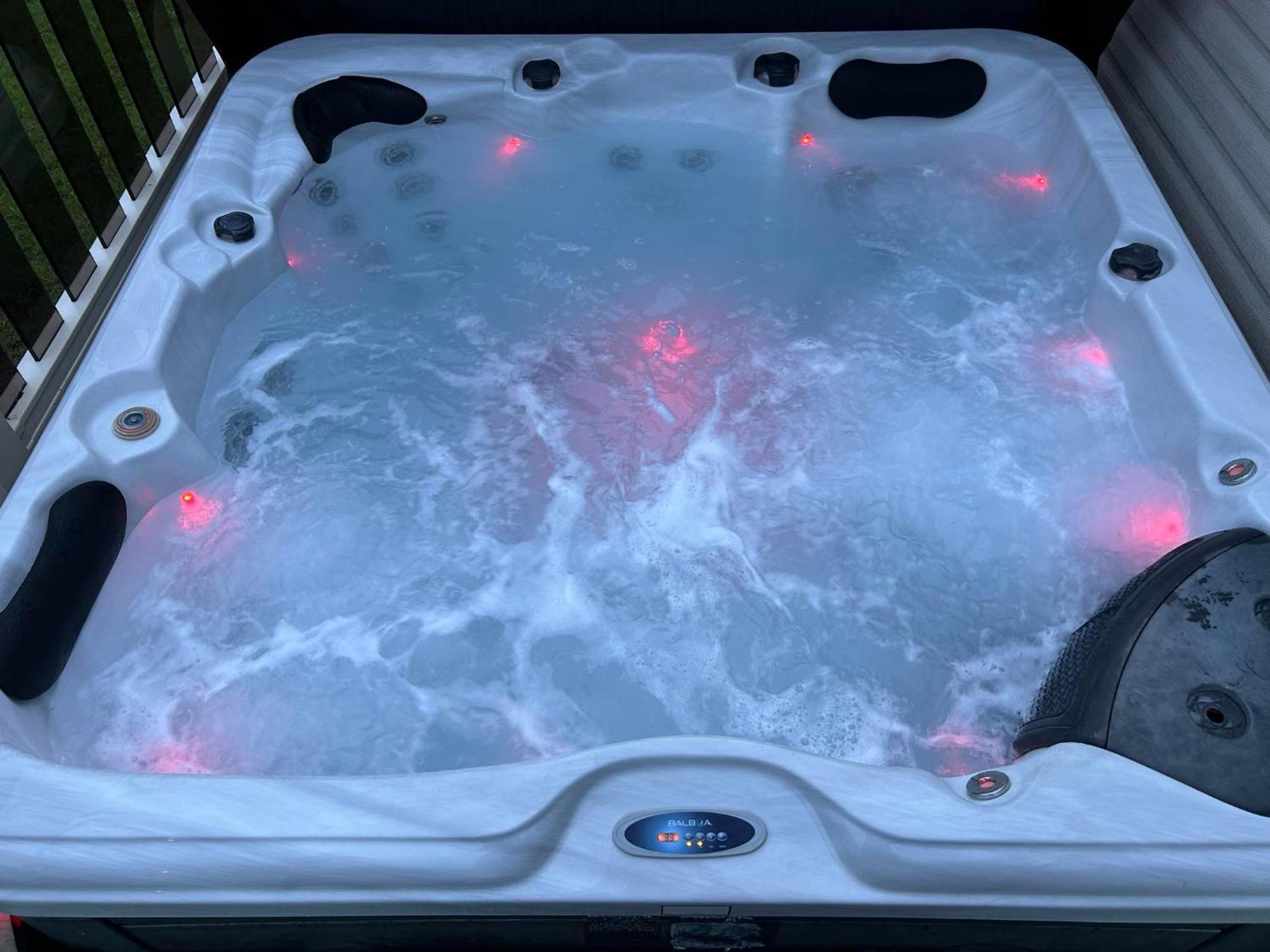 Hot Tub Retreat At Tattershall Lakes Ngoại thất bức ảnh